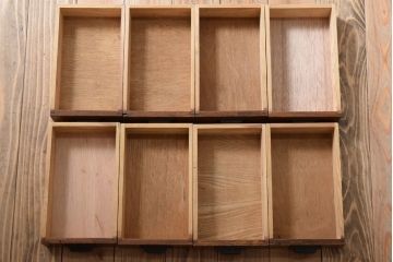 アンティーク家具　小ぶりな古い木のアンティーク薬箪笥