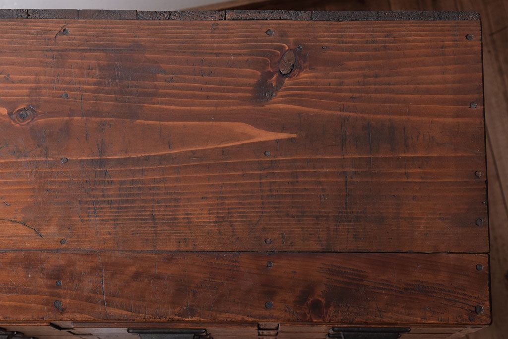 アンティーク家具　小ぶりな古い木のアンティーク薬箪笥