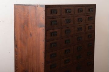アンティーク家具　小ぶりな古い木のアンティーク薬箪笥