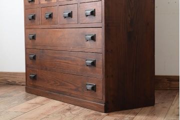 アンティーク家具　小ぶりな古い木のアンティーク薬箪笥