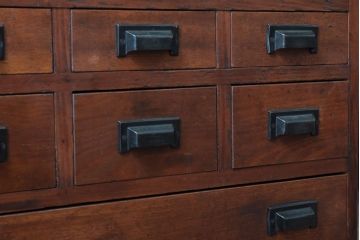 アンティーク家具　小ぶりな古い木のアンティーク薬箪笥