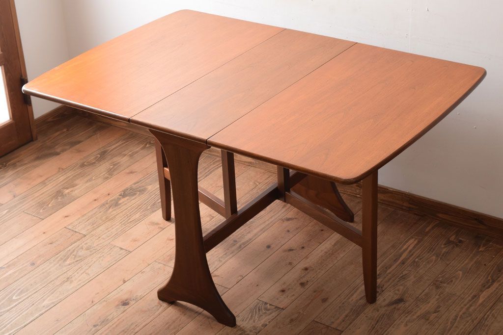 ヴィンテージ家具　北欧ビンテージ　G-PLAN　チーク材のエクステンションテーブル(2)