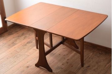 ヴィンテージ家具　北欧ビンテージ　G-PLAN　チーク材のエクステンションテーブル(2)