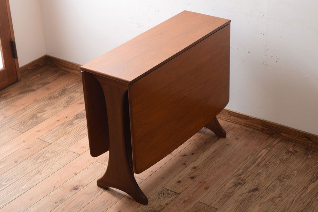 ヴィンテージ家具　北欧ビンテージ　G-PLAN　チーク材のエクステンションテーブル(2)