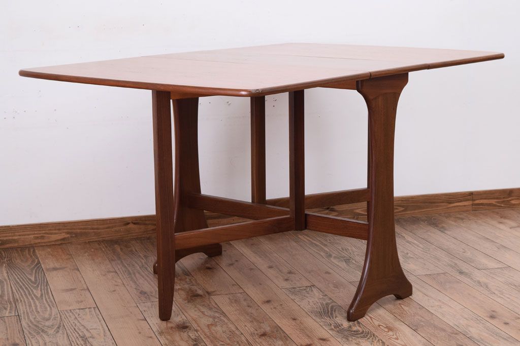 ヴィンテージ家具　北欧ビンテージ　G-PLAN　チーク材のエクステンションテーブル(2)