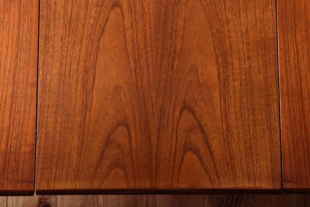 ヴィンテージ家具　北欧ビンテージ　G-PLAN　チーク材のエクステンションテーブル(2)