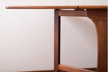 ヴィンテージ家具　北欧ビンテージ　G-PLAN　チーク材のエクステンションテーブル(2)