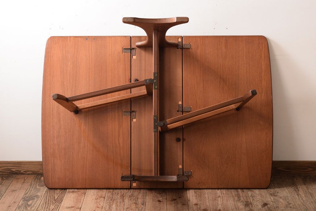 ヴィンテージ家具　北欧ビンテージ　G-PLAN　チーク材のエクステンションテーブル(2)