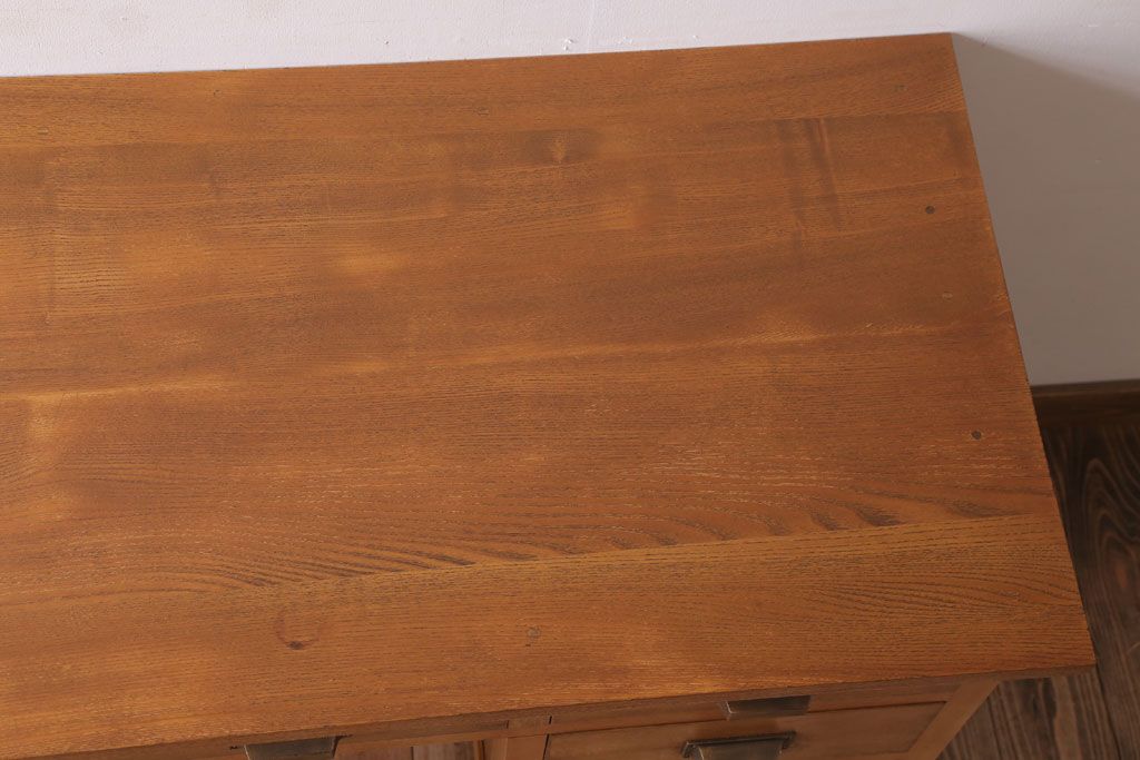 レトロ家具　和製アンティーク　ナラ材・ブナ材製　昭和レトロな薄型の片袖机(デスク)