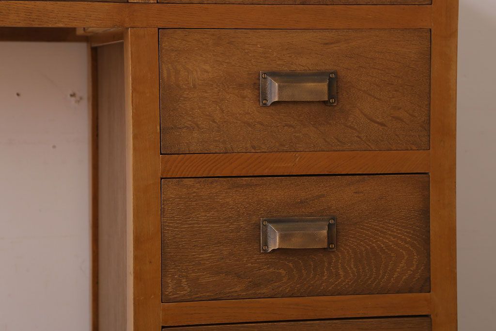 レトロ家具　和製アンティーク　ナラ材・ブナ材製　昭和レトロな薄型の片袖机(デスク)