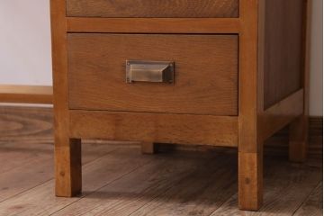 レトロ家具　和製アンティーク　ナラ材・ブナ材製　昭和レトロな薄型の片袖机(デスク)