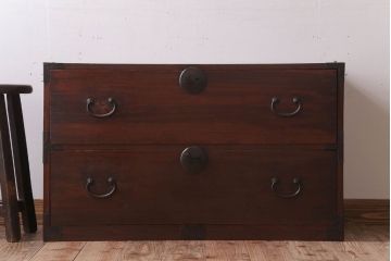 アンティーク家具　シンプルデザイン　古民具・骨董　丸金具付きの時代箪笥ローボード(1)