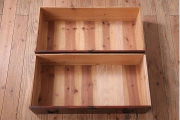 アンティーク家具　シンプルデザイン　古民具・骨董　丸金具付きの時代箪笥ローボード(1)