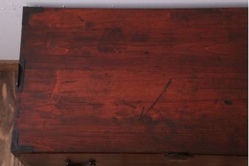 アンティーク家具　シンプルデザイン　古民具・骨董　丸金具付きの時代箪笥ローボード(1)