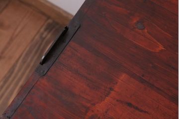 アンティーク家具　シンプルデザイン　古民具・骨董　丸金具付きの時代箪笥ローボード(1)