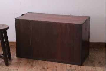 アンティーク家具　シンプルデザイン　古民具・骨董　丸金具付きの時代箪笥ローボード(1)