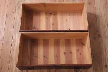 アンティーク家具　シンプルデザイン　古民具・骨董　丸金具付きの時代箪笥ローボード(2)