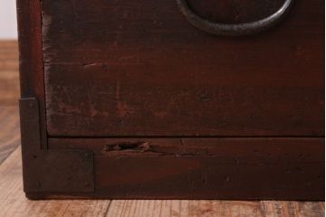 アンティーク家具　シンプルデザイン　古民具・骨董　丸金具付きの時代箪笥ローボード(2)