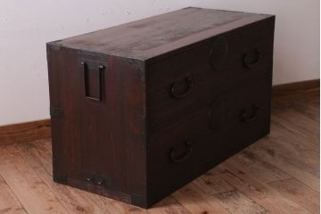 アンティーク家具　シンプル　丸金具付きの和製アンティーク衣装箪笥(時代箪笥ローボード)(3)