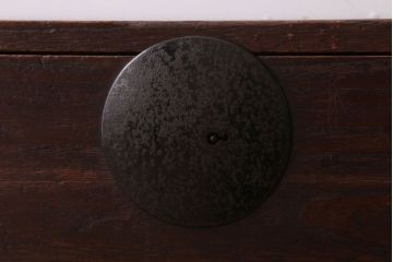 アンティーク家具　シンプル　丸金具付きの和製アンティーク衣装箪笥(時代箪笥ローボード)(3)