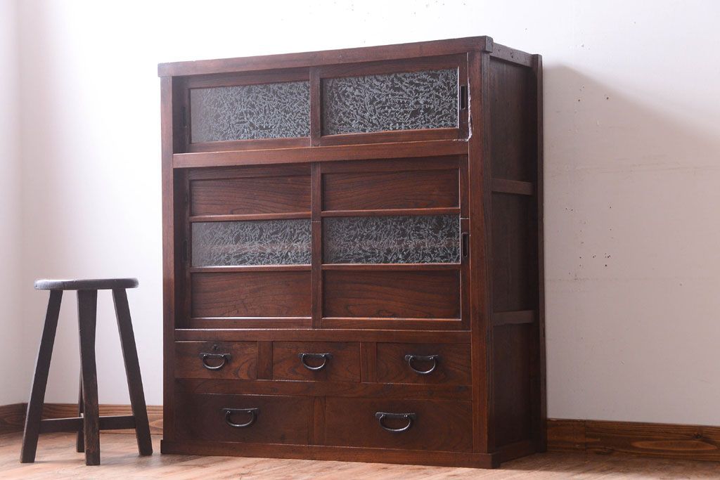 アンティーク家具　結霜ガラス入り!　古民具・骨董　前面欅材の上品なアンティーク茶箪笥