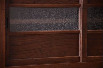 アンティーク家具　結霜ガラス入り!　古民具・骨董　前面欅材の上品なアンティーク茶箪笥