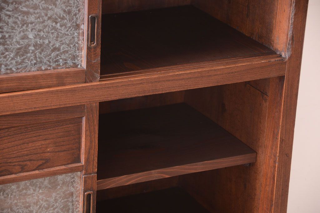 アンティーク家具　結霜ガラス入り!　古民具・骨董　前面欅材の上品なアンティーク茶箪笥