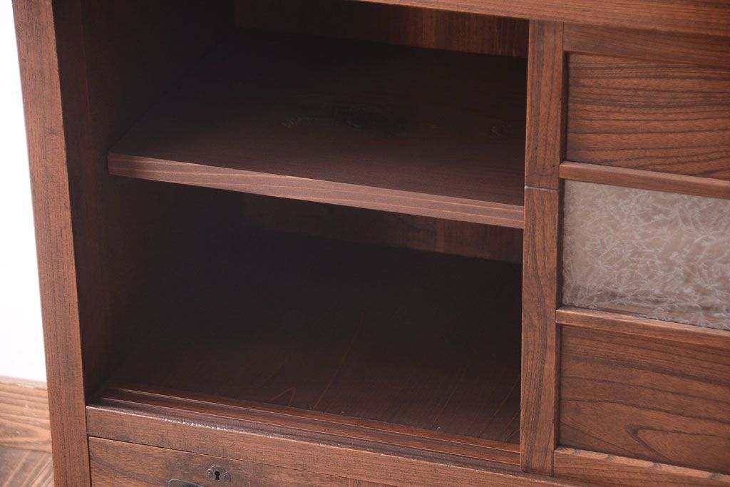 アンティーク家具　結霜ガラス入り!　古民具・骨董　前面欅材の上品なアンティーク茶箪笥