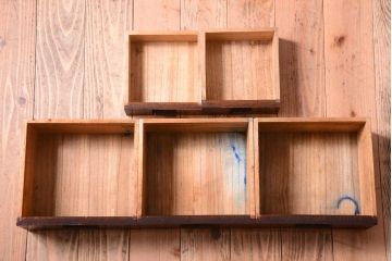 アンティーク家具　古い木の上品な和製アンティーク茶箪笥(茶棚)