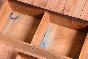 アンティーク家具　古い木の上品な和製アンティーク茶箪笥(茶棚)