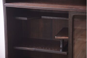アンティーク家具　古い木の上品な和製アンティーク茶箪笥(茶棚)