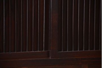 アンティーク家具　前面欅材　古民具・骨董　アンティークの小さな水屋箪笥(戸棚)