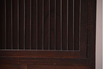 アンティーク家具　前面欅材　古民具・骨董　アンティークの小さな水屋箪笥(戸棚)