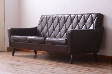 ヴィンテージ家具　ブランド家具　ビンテージカリモク　上品な3人掛けソファ