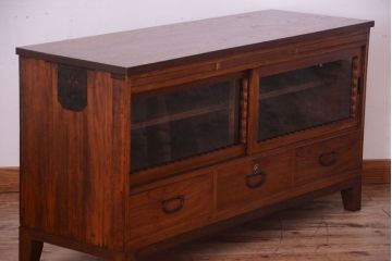 アンティーク家具　天板栗材リメイク　前面欅材のアンティーク脚付きローボード(テレビボード)