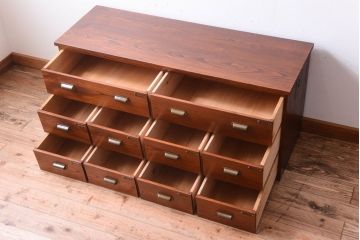 アンティーク家具　栗材天板のリメイク品　前面欅材の和製アンティークローボード(1)(ローチェスト)