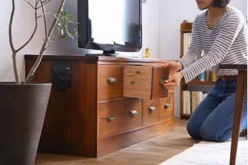 アンティーク家具　栗材天板のリメイク品　前面欅材の和製アンティークローボード(2)(ローチェスト)
