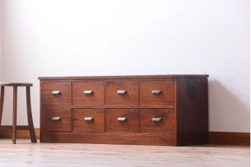 アンティーク家具　栗材天板のリメイク品　前面欅材の和製アンティークローボード(2)(ローチェスト)