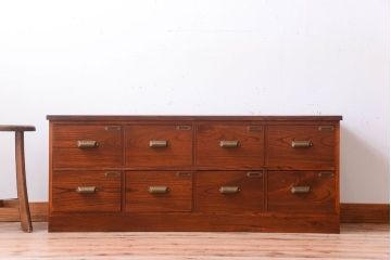 アンティーク家具　栗材天板のリメイク品　前面欅材の和製アンティークローボード(2)(ローチェスト)