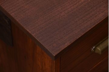 アンティーク家具　栗材天板のリメイク品　前面欅材の和製アンティークローボード(2)(ローチェスト)