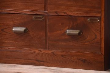 アンティーク家具　栗材天板のリメイク品　前面欅材の和製アンティークローボード(2)(ローチェスト)