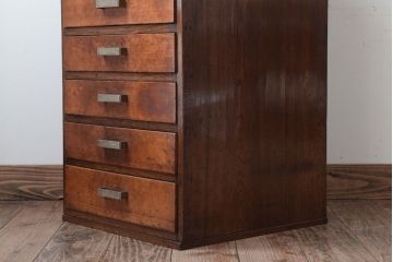 レトロ家具　シンプルデザイン　昭和レトロの味わい深いアンティーク引き出し