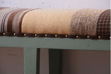 アンティーク家具　アンティークペイント　パッチワーク風の座面がお洒落なベンチ