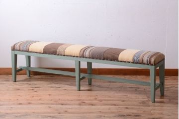 アンティーク家具　アンティークペイント　パッチワーク風の座面がお洒落なベンチ