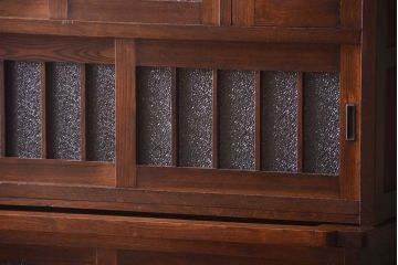 アンティーク家具　ダイヤガラス入り!作業台付き　古い木の和製アンティーク食器棚