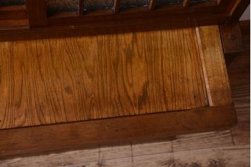 アンティーク家具　ダイヤガラス入り!作業台付き　古い木の和製アンティーク食器棚