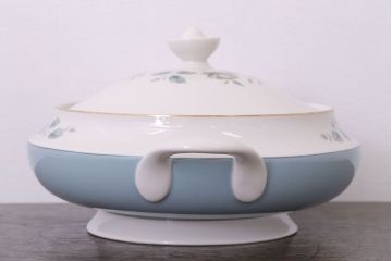 アンティーク雑貨　ROYAL DOULTON(ロイヤルドルトン)　ROSE ELEGANS(ローズ・エレガンス)　チュリーン(蓋付きの深皿)(洋食器)