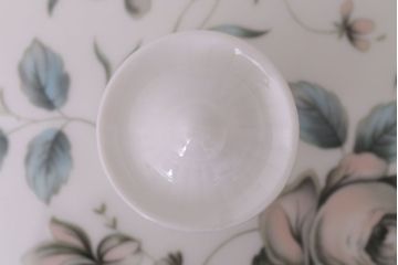 アンティーク雑貨　ROYAL DOULTON(ロイヤルドルトン)　ROSE ELEGANS(ローズ・エレガンス)　チュリーン(蓋付きの深皿)(洋食器)