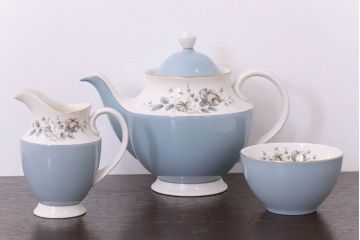 ROYAL DOULTON(ロイヤルドルトン)　ROSE ELEGANS(ローズ・エレガンス)　ティーポット・クリーマー・シュガー3点セット(洋食器)
