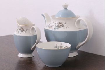 ROYAL DOULTON(ロイヤルドルトン)　ROSE ELEGANS(ローズ・エレガンス)　ティーポット・クリーマー・シュガー3点セット(洋食器)
